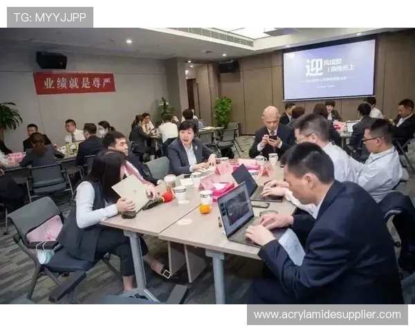 重庆排球队与上海排球队赛后复盘团队协作的成功与不足分析 重庆排球队与上海排球队赛后复盘团队协作的成功与不足分析